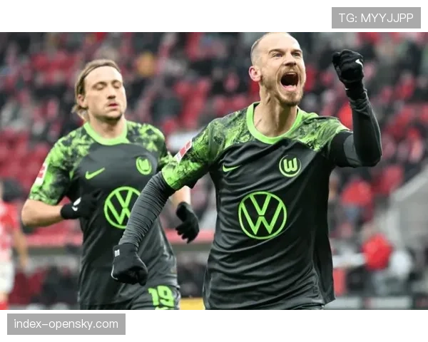 官方:沃尔夫斯堡后卫拉克鲁瓦因肌肉伤势将缺席四周。